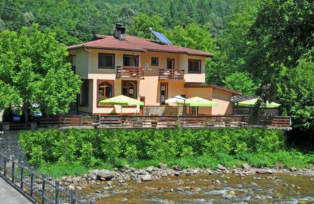 Семеен Хотел Федора Ribarica Exterior foto