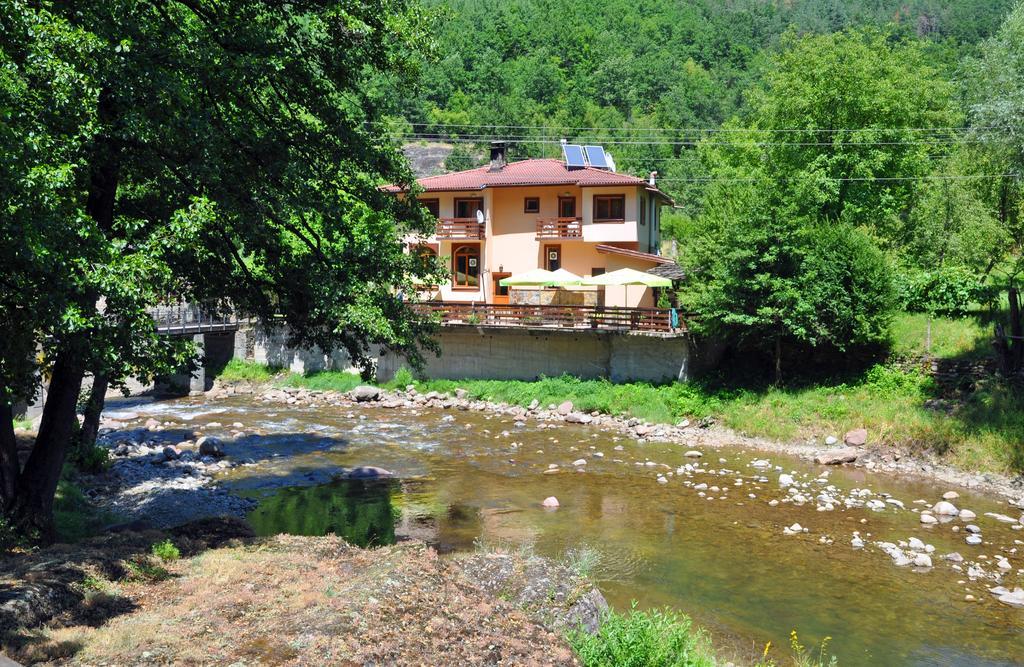 Семеен Хотел Федора Ribarica Exterior foto