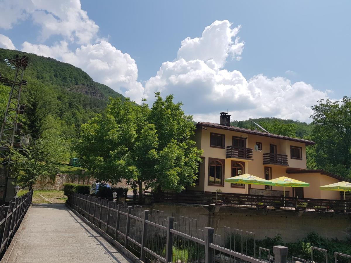 Семеен Хотел Федора Ribarica Exterior foto